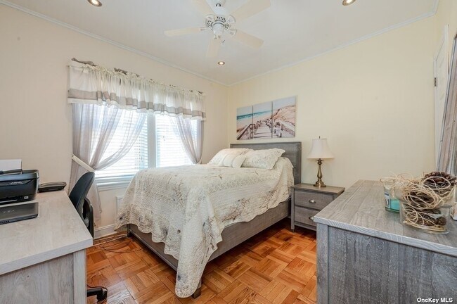 Building Photo - 530 W Olive St