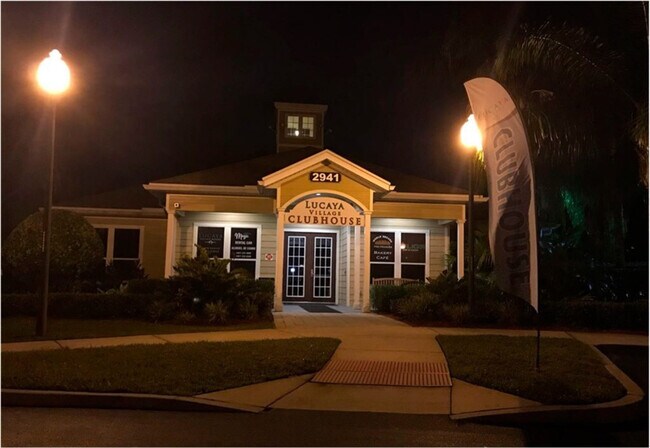 Building Photo - 5372 Diplomat Ct