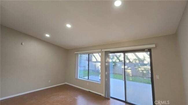 Building Photo - 1309 Cascade Ave