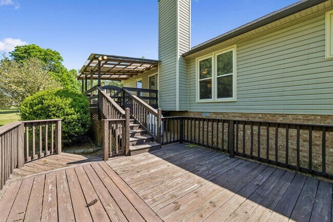 Building Photo - 107 Keri Dr