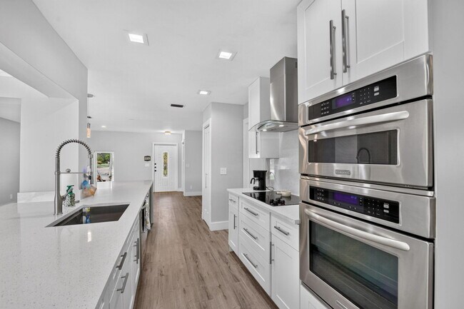 Building Photo - 14624 Country Side Ln