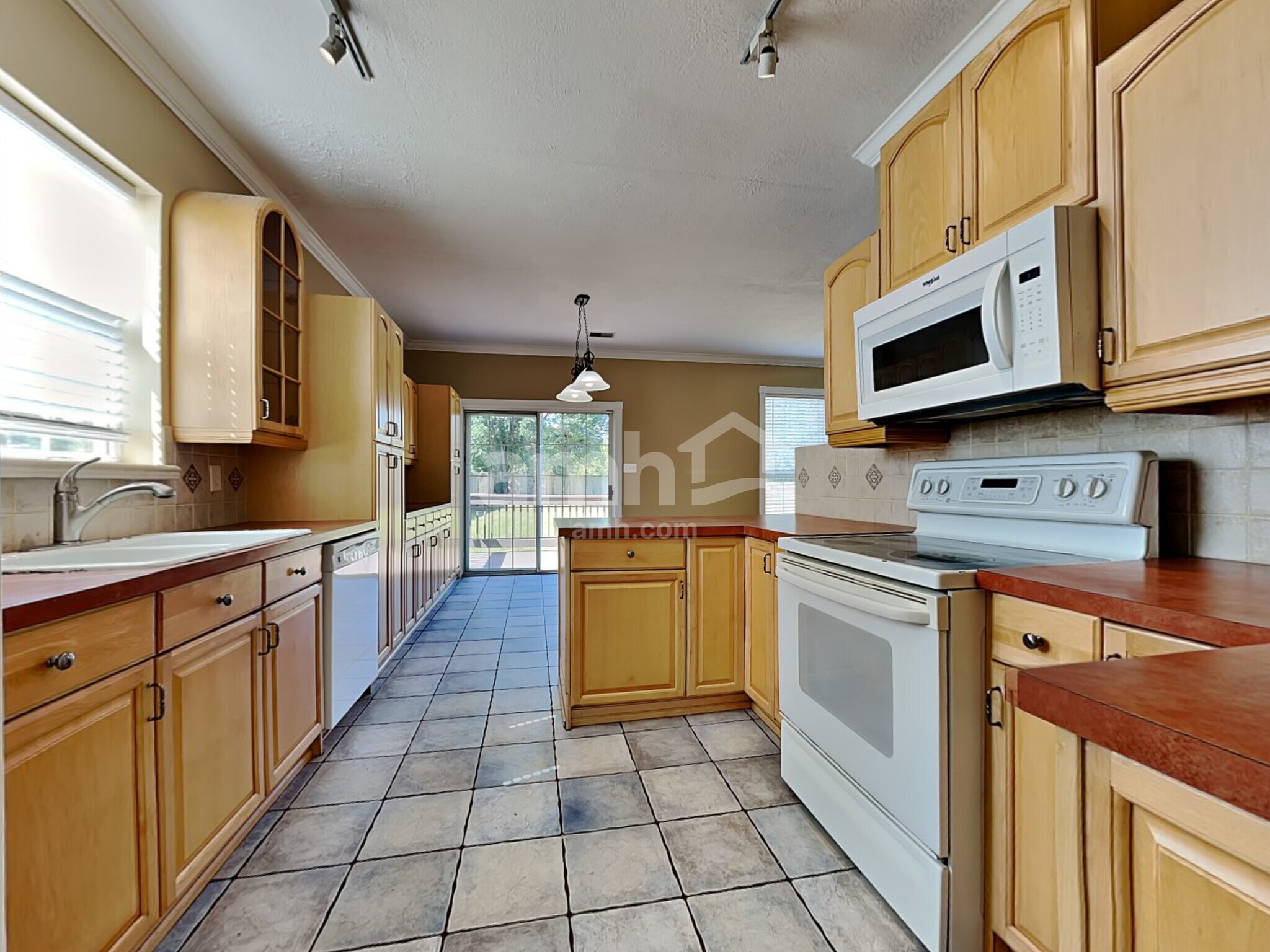 Building Photo - 4317 Aylesbury Dr