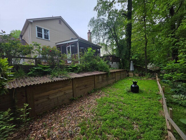 Building Photo - 8120 Paisley Pl