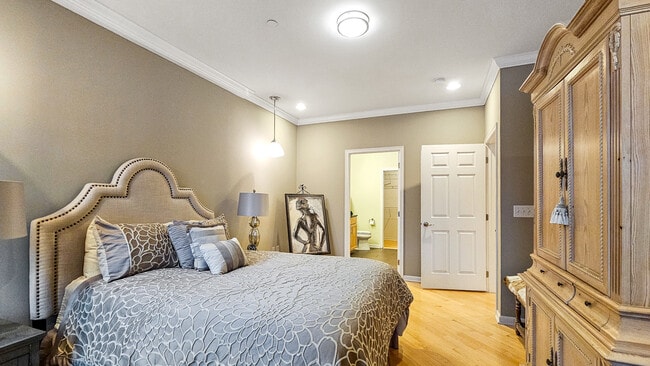 Building Photo - 203 Center Meadow Ln