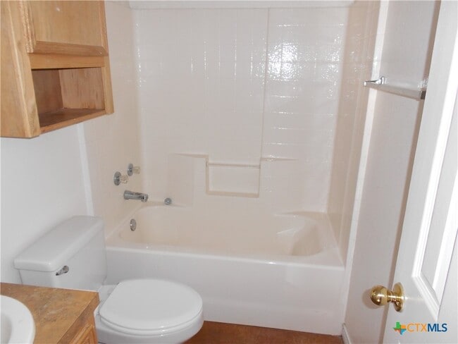 Building Photo - 809 E Ave I