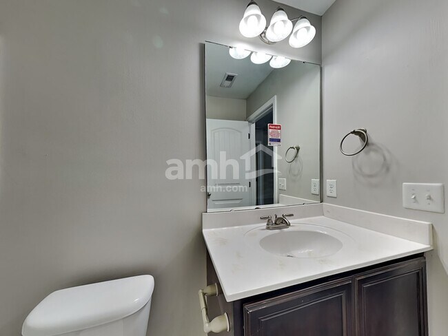 Building Photo - 4 Milo Ct