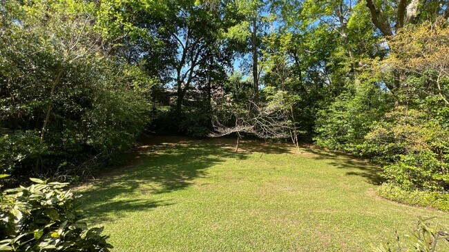 Building Photo - 3-Bedroom with so much to offer !