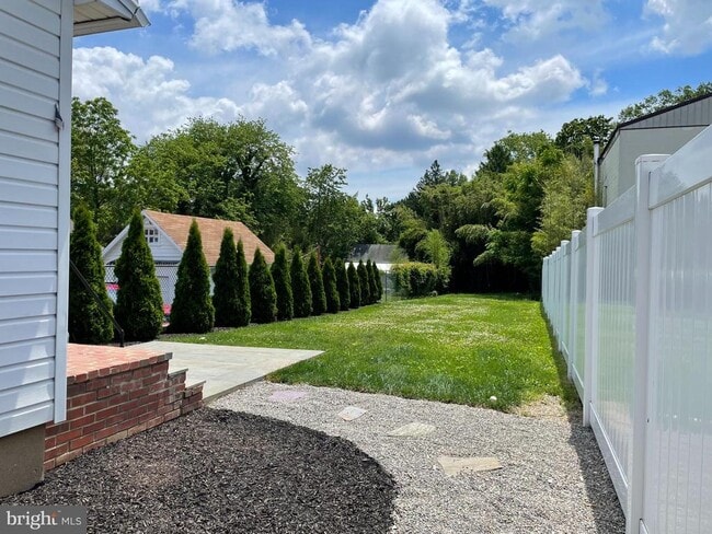 Building Photo - 17 State Rd