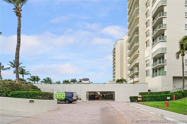Building Photo - 8600 S Ocean Dr