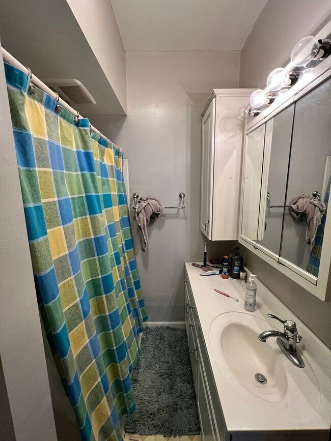 Building Photo - 1909 Garden St