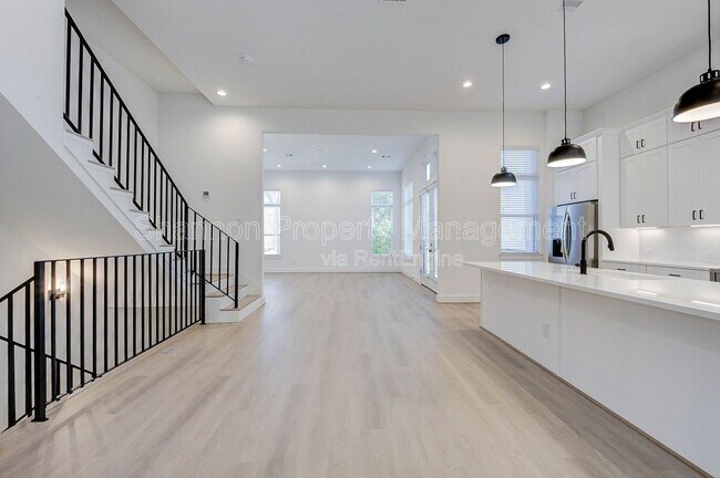 Building Photo - 1823 Prospect St