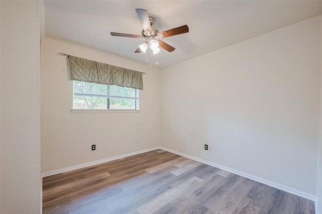 Building Photo - 2762 Foliage Green Dr