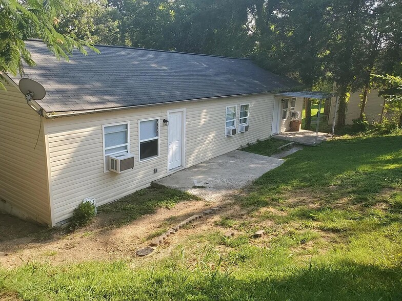 Building Photo - 363 Robertsville Rd
