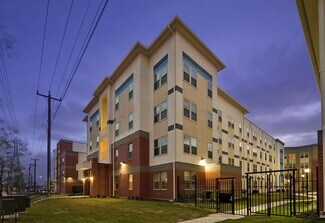 Building Photo - 703 N San Marcos