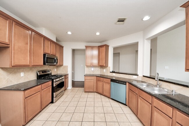 Building Photo - 24523 Red Bluff Tr