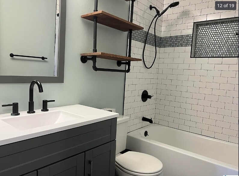 Building Photo - 601 Morning Sun Dr