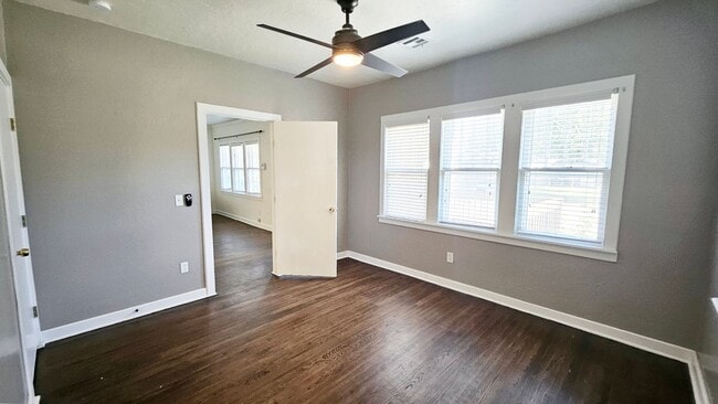 Building Photo - 3 Bed/2 Bath Paseo District Neighbor