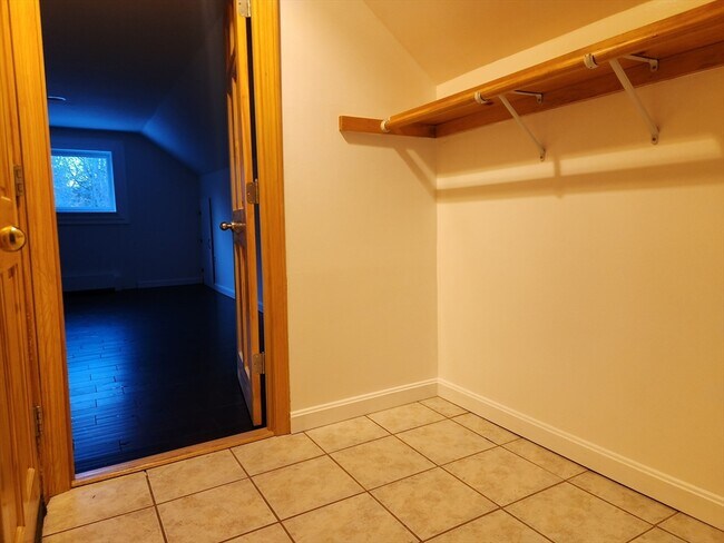 Building Photo - 17 Diamond Hill Rd