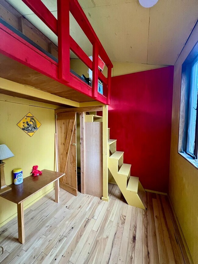 Building Photo - Updated 1920 Farmhouse - Many Special Feat...
