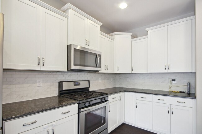 Building Photo - 2169 Grist Mill Dr SW