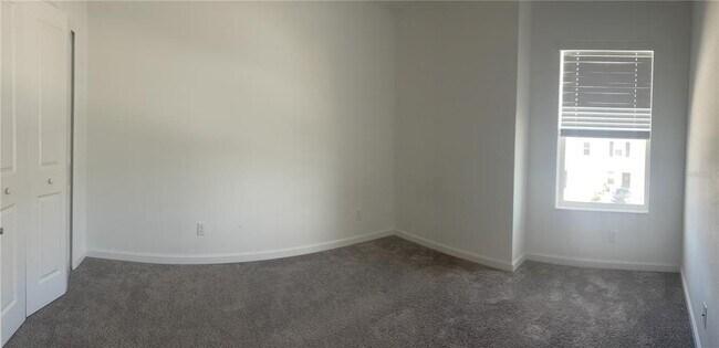 Building Photo - 2440 Skyline Lp