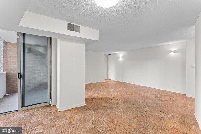 Building Photo - 4601 N Park Ave