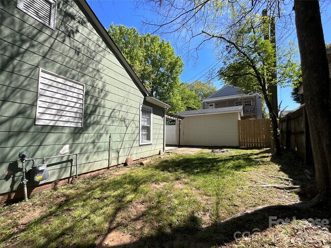 Building Photo - 94 Wilkinson Ct SE