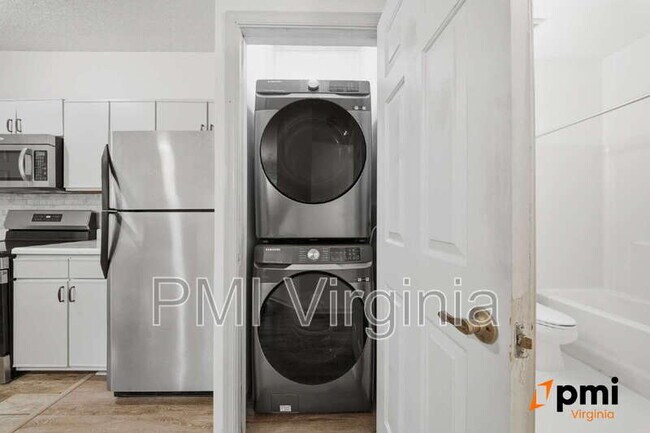 Building Photo - 3209 Jade Ct