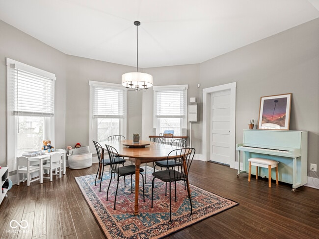 Building Photo - 622 N Hamilton Ave