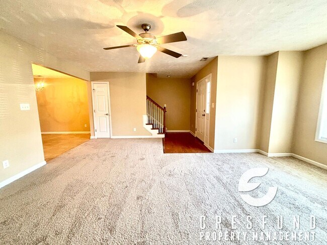 Building Photo - Spacious 3 Bed 2.5 Bath Townhouse - AVAILABLE FOR MOVE IN NOW!