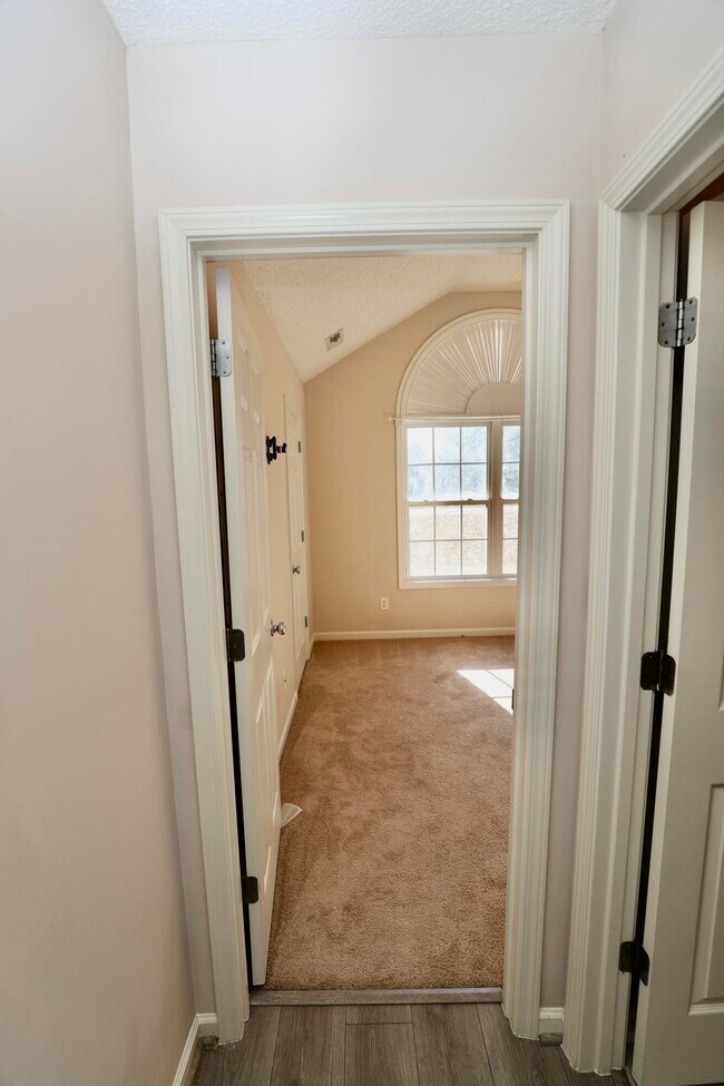 Building Photo - 2605 Turningleaf Ln