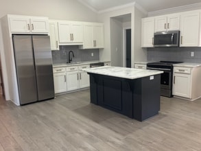 Building Photo - 2922 Bobbie St