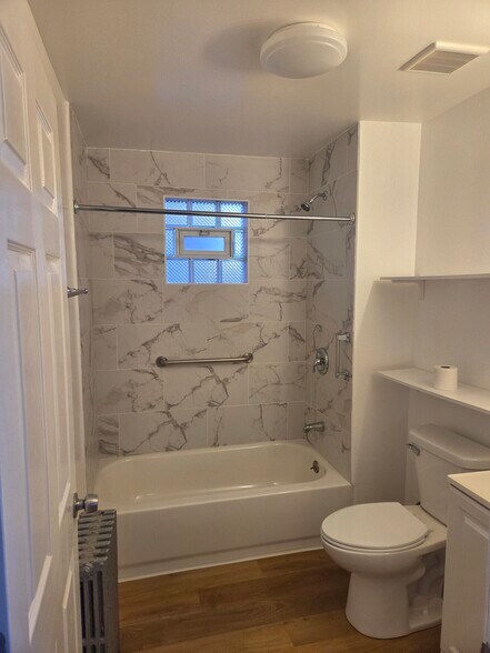 Building Photo - 4839 W Dakin St