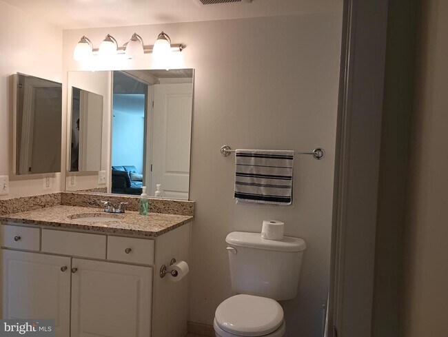 Building Photo - 11800 Sunset Hills Rd