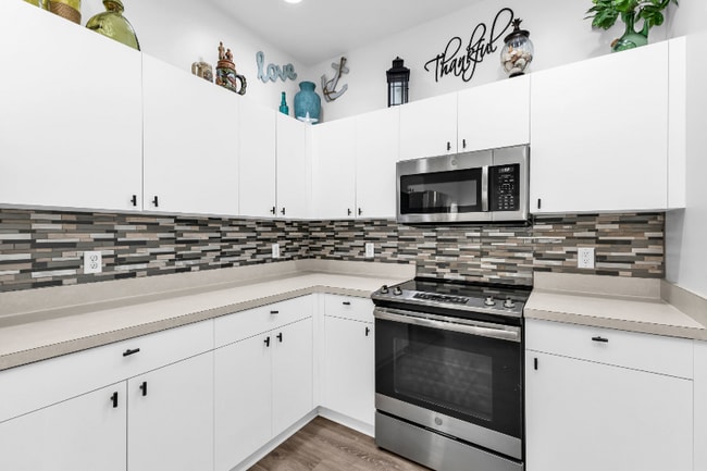 Building Photo - 1647 Red Oak Ln