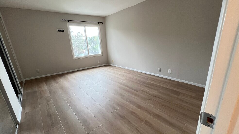 Building Photo - 8163 Redlands St