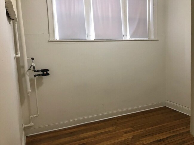 Building Photo - 9/1 No Fee August move in! 2BR split near Green Line, BU & more