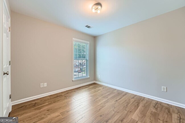 Building Photo - 2310 Vistoria Dr