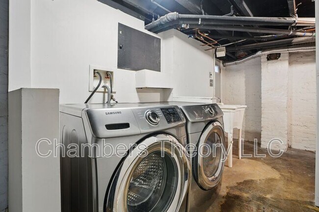 Building Photo - 136 R St NE