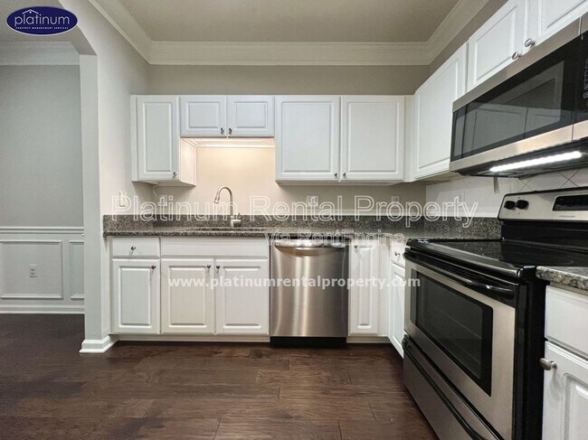 Building Photo - 1850 Cotillion Dr
