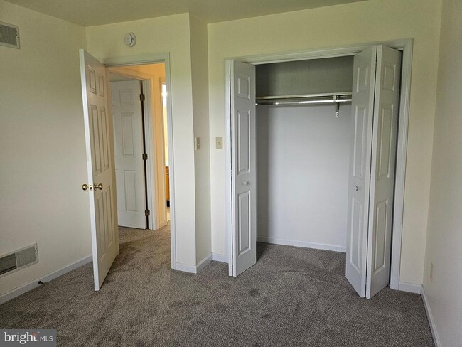 Building Photo - 14788 Sherwood Dr