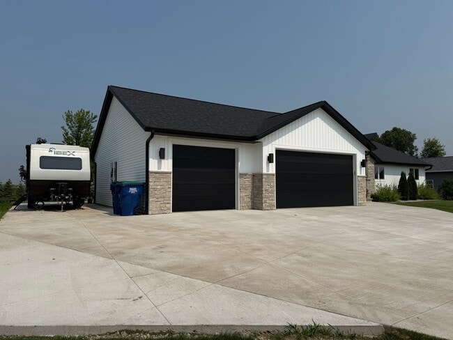 Building Photo - Executive Rental – Custom 5-Bedroom, 3.5-B...