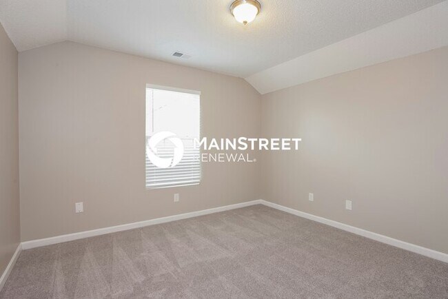 Building Photo - 3 Bedroom Pet-Friendly Home in Charlotte, NC with Main Street Renewal