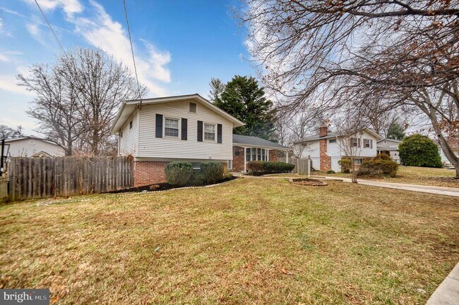 Building Photo - 4111 Landgreen St