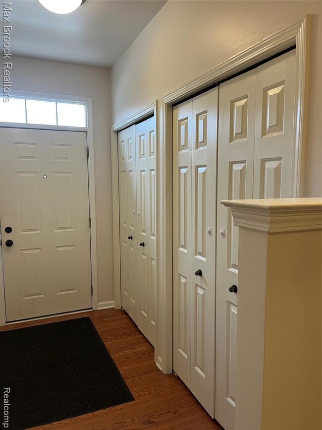 Building Photo - 3255 Camden Dr