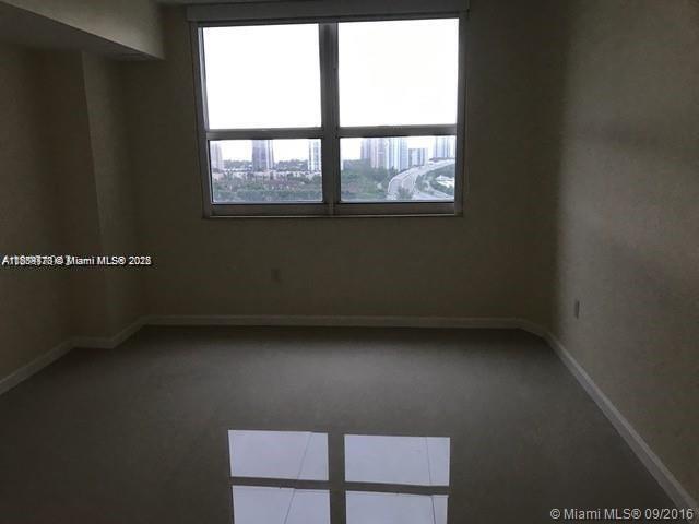 Building Photo - 19501 W Country Club Dr