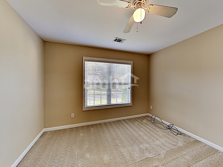 Building Photo - 1852 Clear Springs Ln