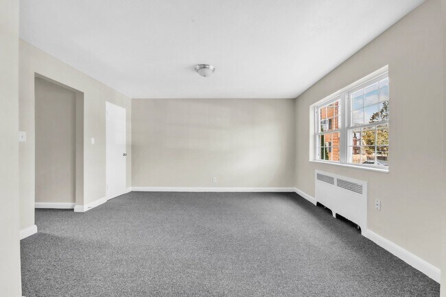 Building Photo - 41 Niles St