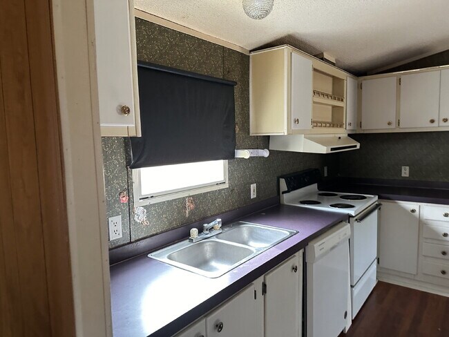Building Photo - 39 Nobles Pk St