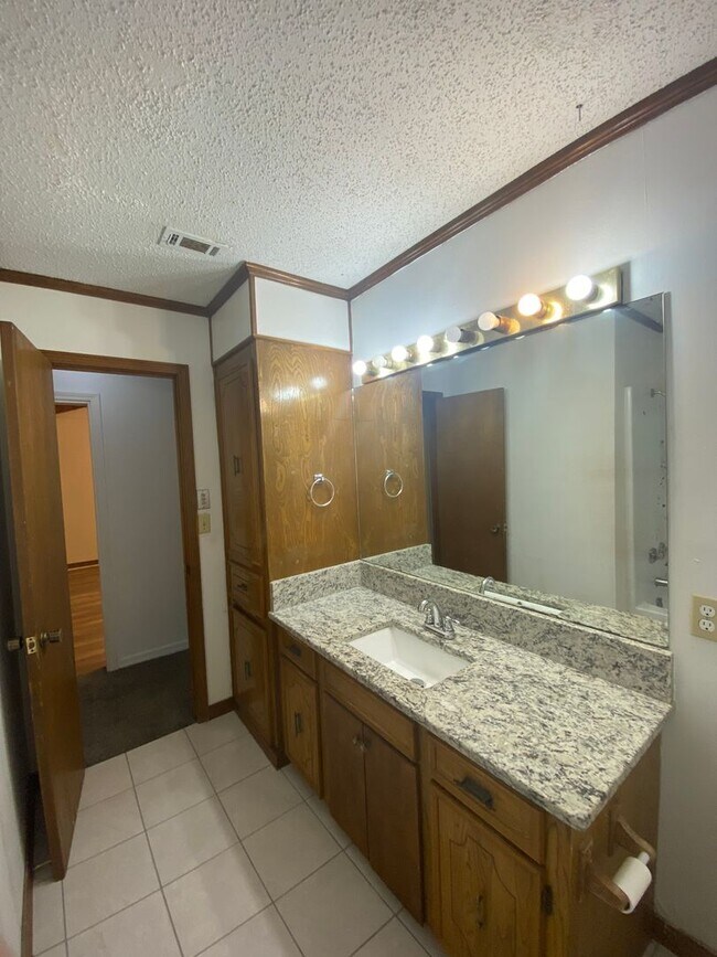 Building Photo - Brownlee Estates